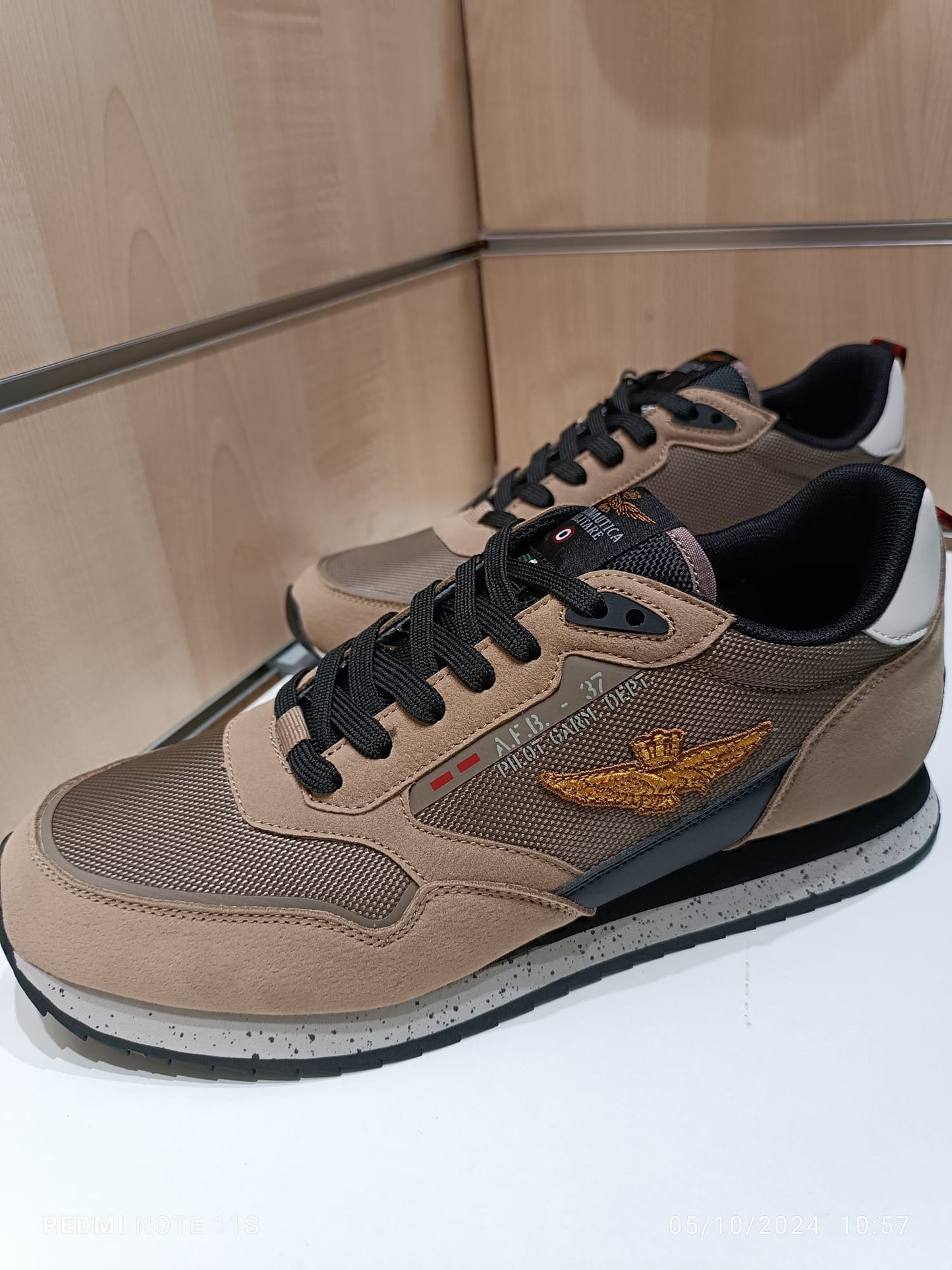 242SC288CT3379 Sneakers sabbia Aeronautica Militare cod.102